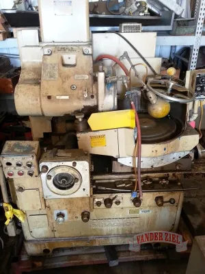Cincinnati Milacron/Heald Model 261-16 16" Rotary Grinder