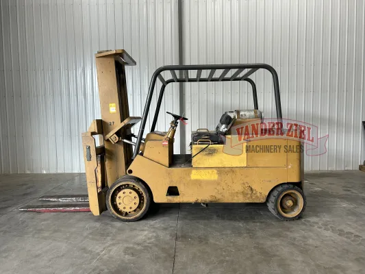 Caterpillar 25,000 lbs. Capacity Forklift, Model T250