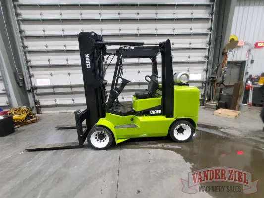 Clark 15,500 lbs Forklift, Model CGC70